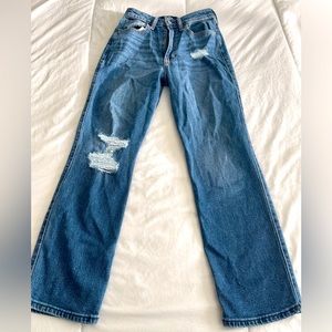 Hollister juniors jeans